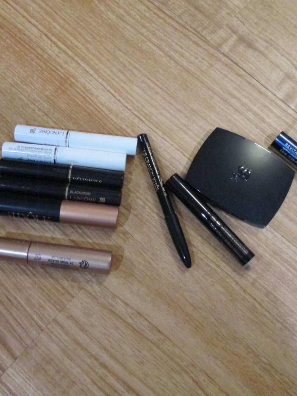 Lancome Bundle x 10 travel size includes Blush,Eyeliner,laura Mercier shadow